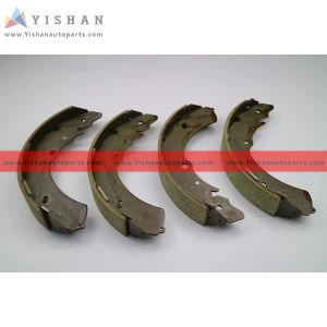 ISUZU DMAX 4X4 Задние тормозные колодки LK04467